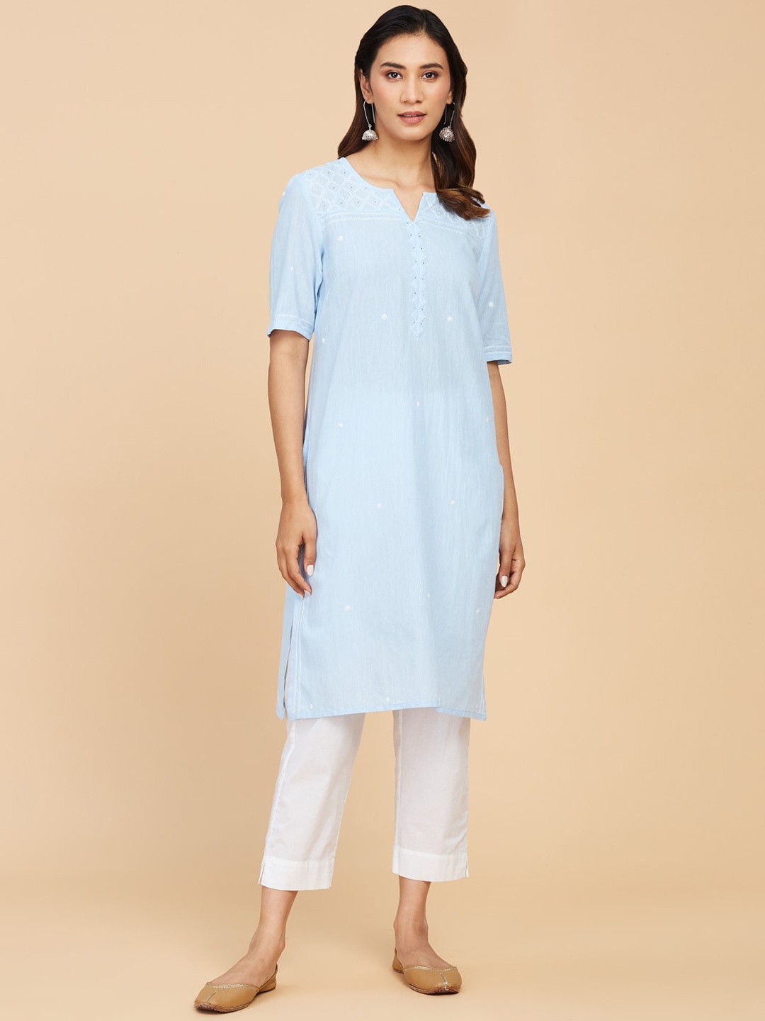 

Fabindia Geometric Embroidered Chikankari Cotton Kurta, Blue