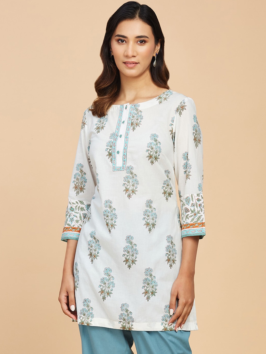 

Fabindia Women Floral Printed Pure Cotton Kurta, White