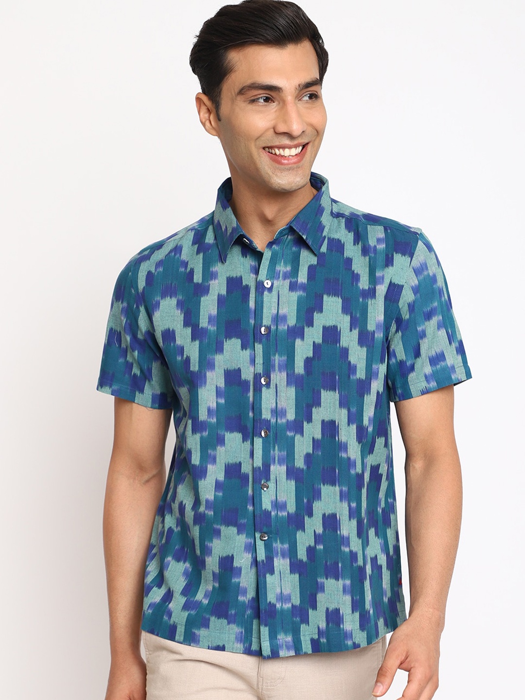 

Fabindia Geometric Printed Casual Cotton Shirt, Blue