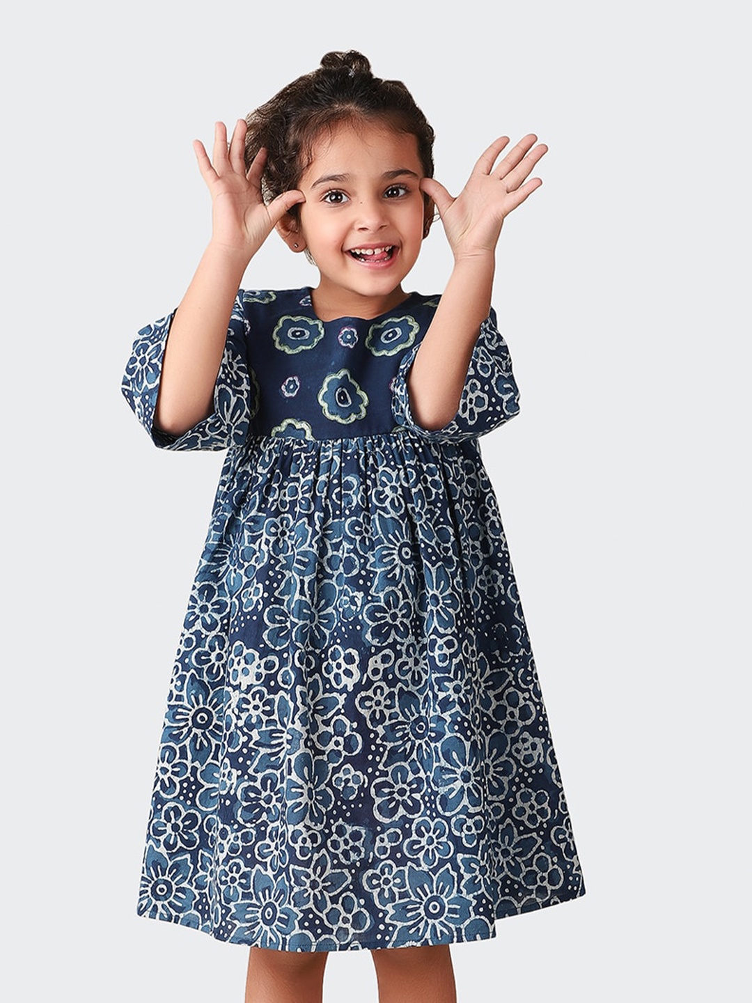 

Fabindia Girls Cotton Floral Printed A-Line Dress, Blue