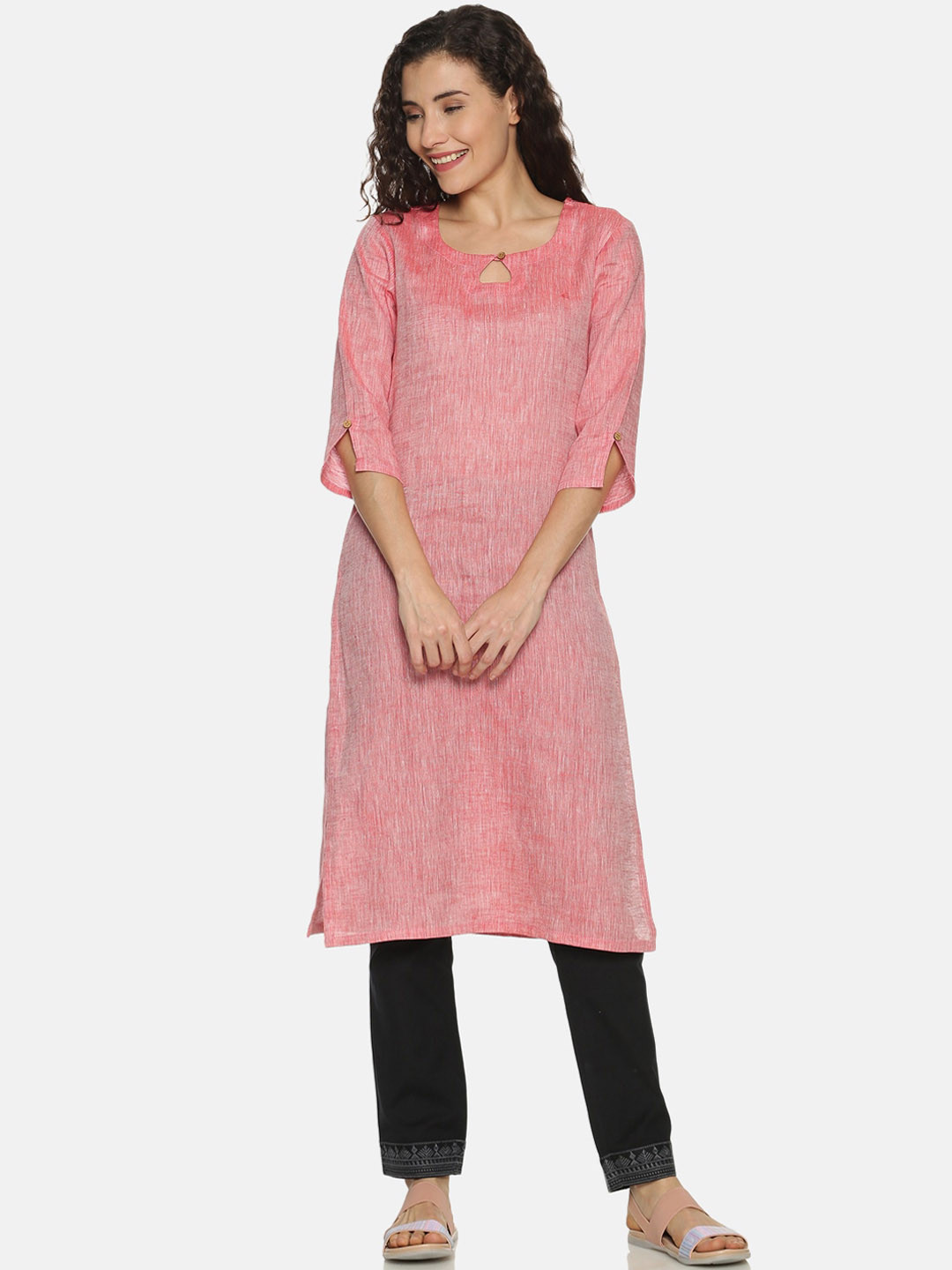 

Ecentric Women Keyhole Neck Straight Sustainable Kurta, Red