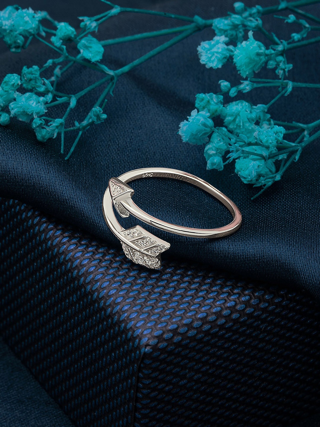

SILBERRY 925 Sterling Silver Karmic Arrow Ring