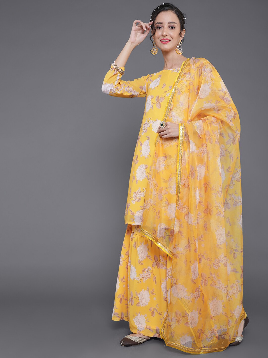 

saubhagya Floral Printed Off-Shoulder Straight Kurta with Sharara & Dupatta, Yellow