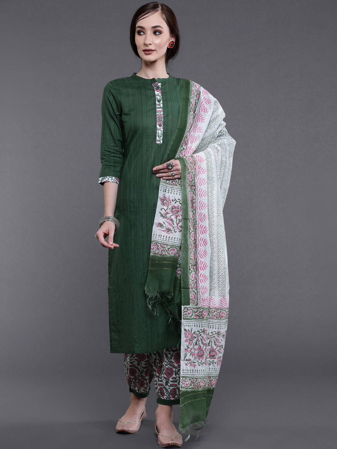 

saubhagya Mandarin Collar Pure Cotton Kurta with Trousers & Dupatta, Green
