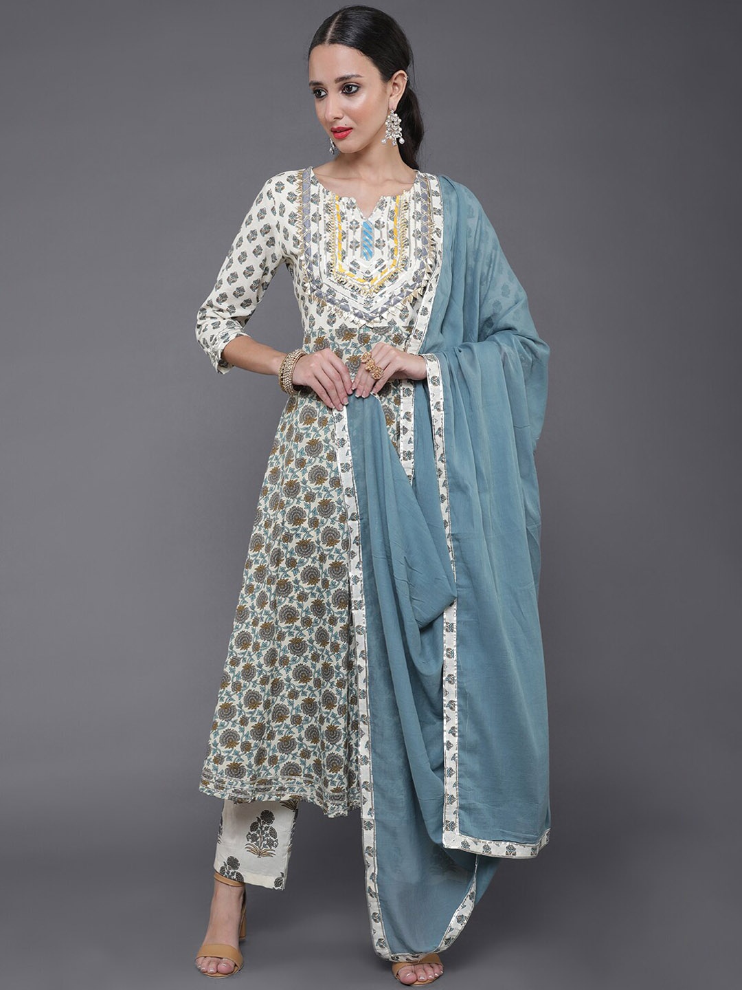 

saubhagya Floral Printed Gotta Patti Pure Cotton Kurta with Trousers & Dupatta, White