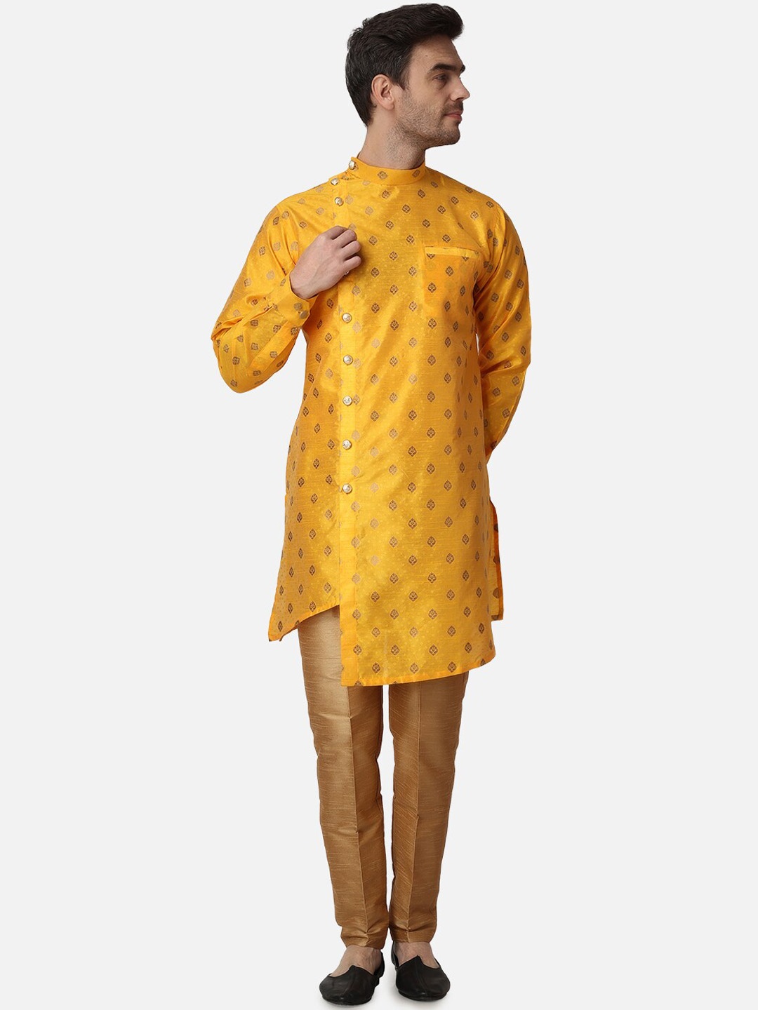 

ROYAL KURTA Men Ethnic Motifs Printed Kurta With Trousers, Mustard