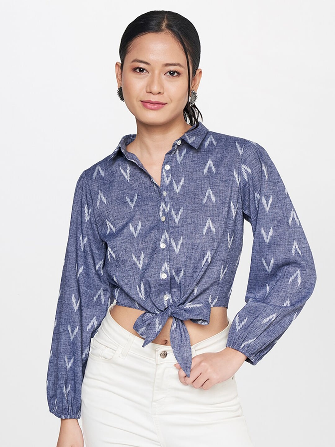 

Global Desi Geometric Printed Shirt Style Waist Tie Up Pure Cotton Crop Top, Grey