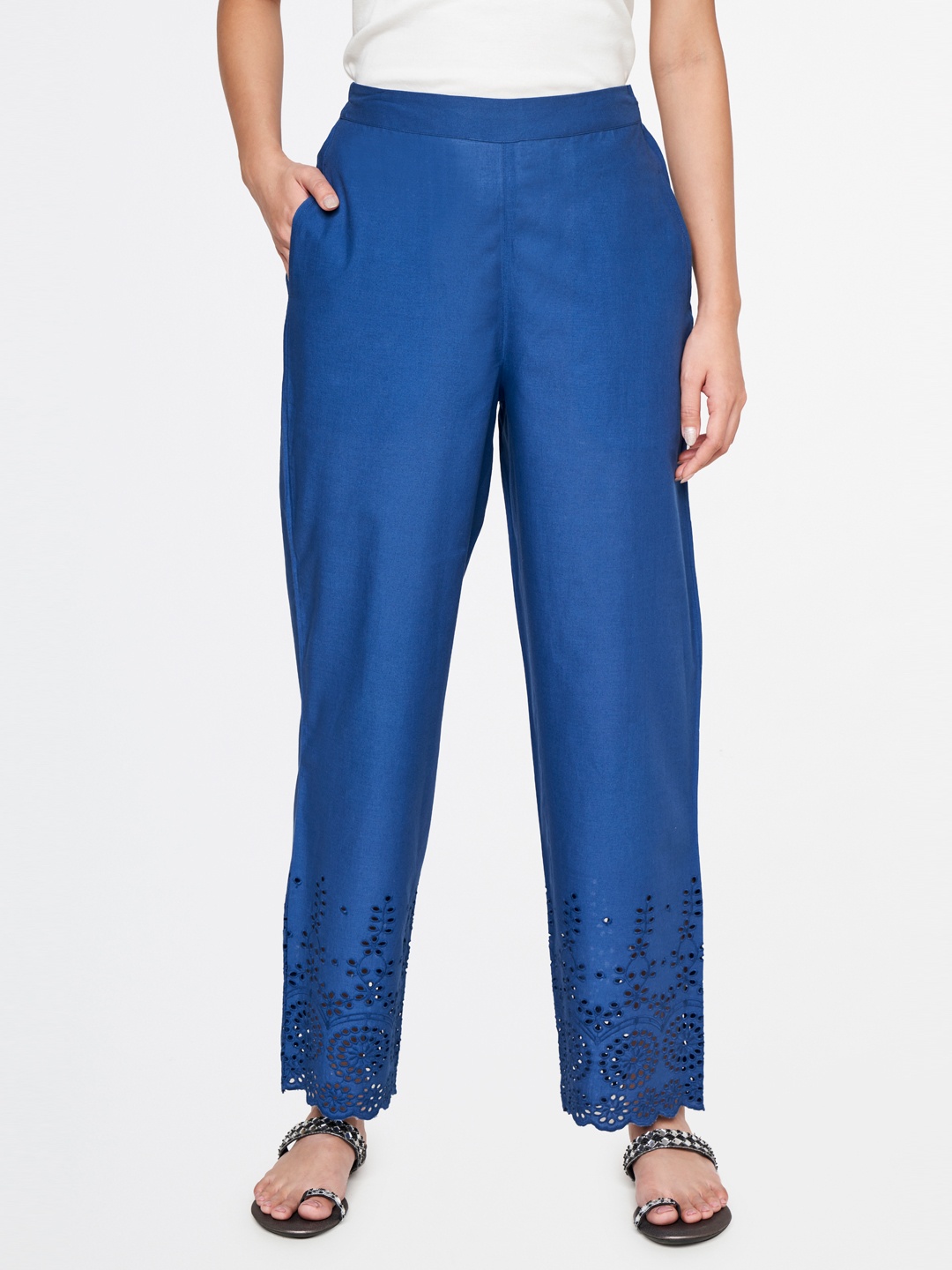 

Global Desi Women Mid-Rise Straight Fit Trousers, Navy blue