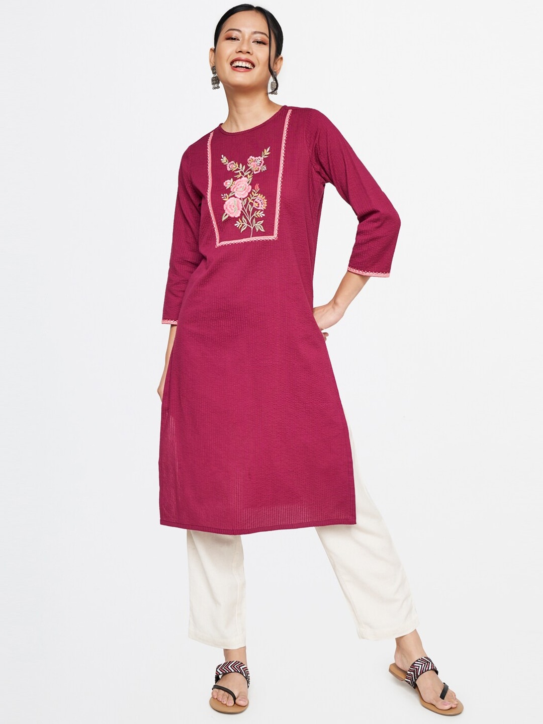 

Global Desi Round Neck Embroidered Cotton Kurta, Red