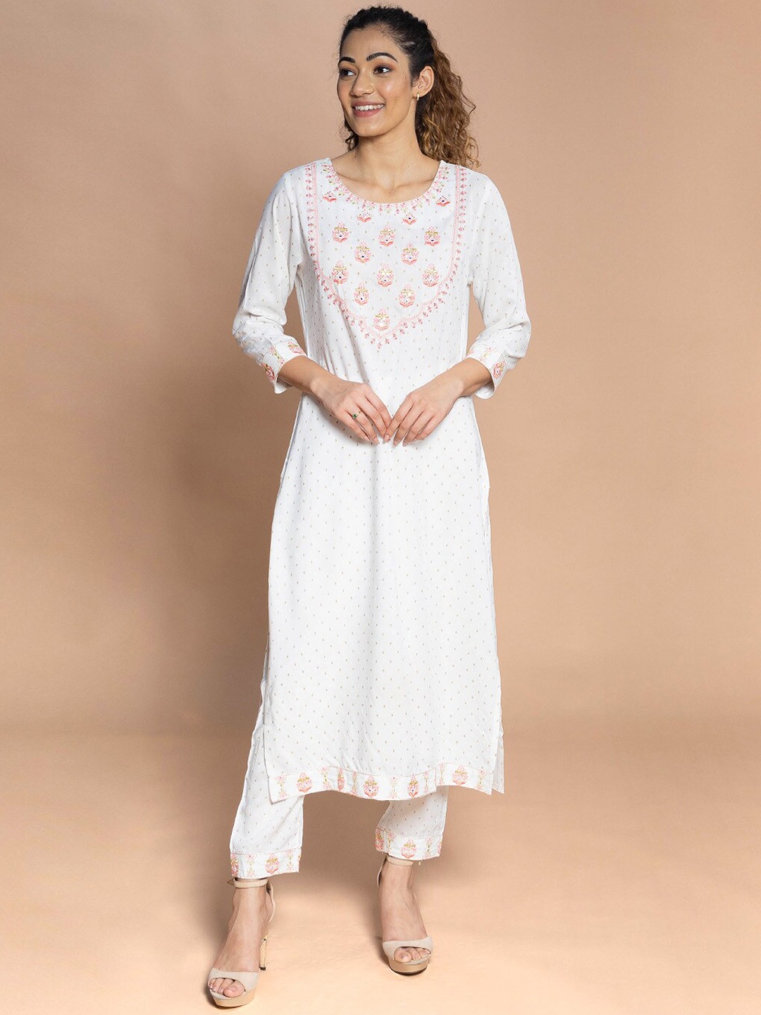 

Rmya Floral Embroidered Thread Work Kurta with Trousers, White