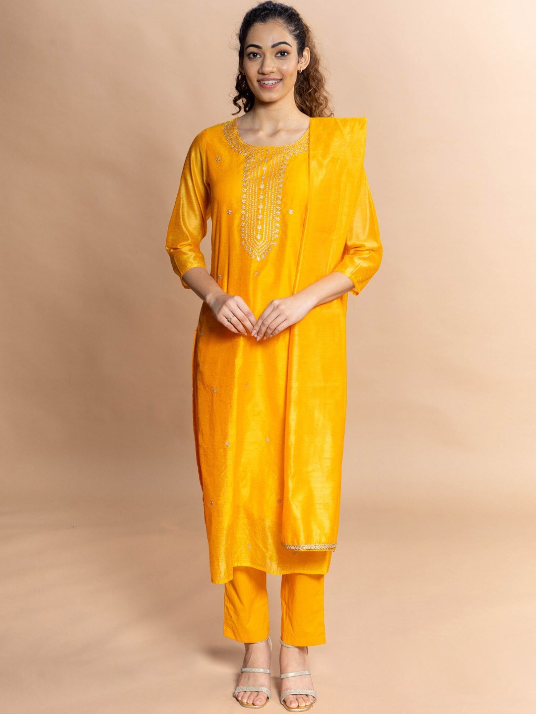 

Rmya Floral Embroidered Thread Work Kurta With Trousers & Dupatta, Yellow