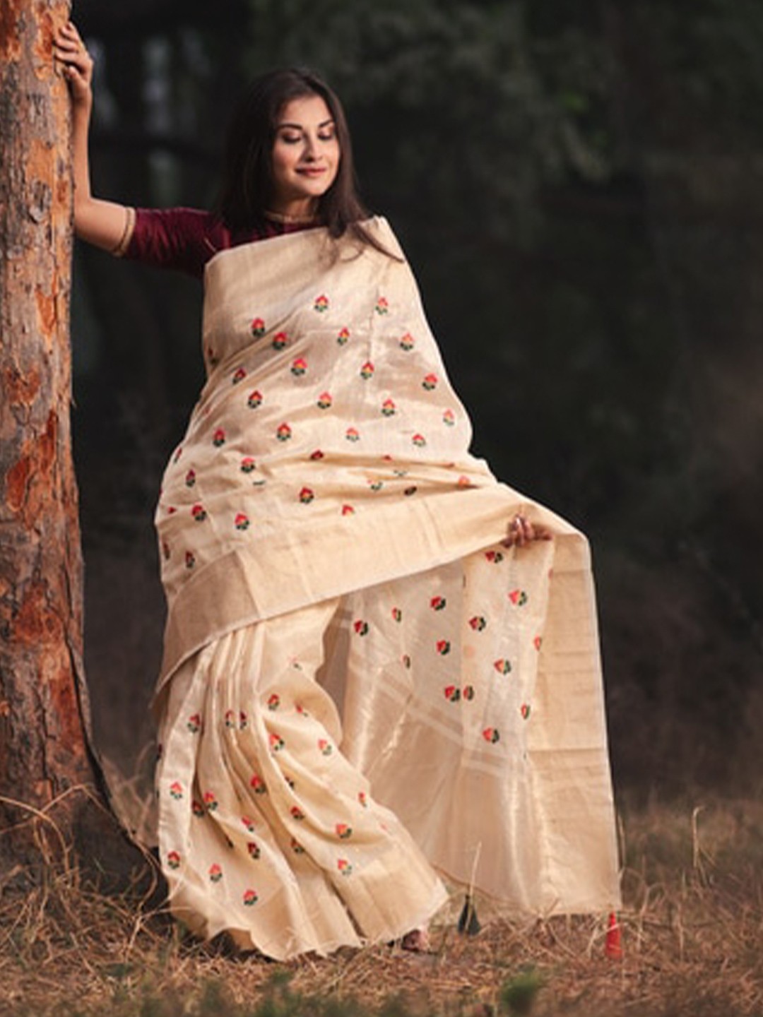 

Apaapi Threads of glory Floral Kutchi Embroidery Silk Cotton Saree, Gold