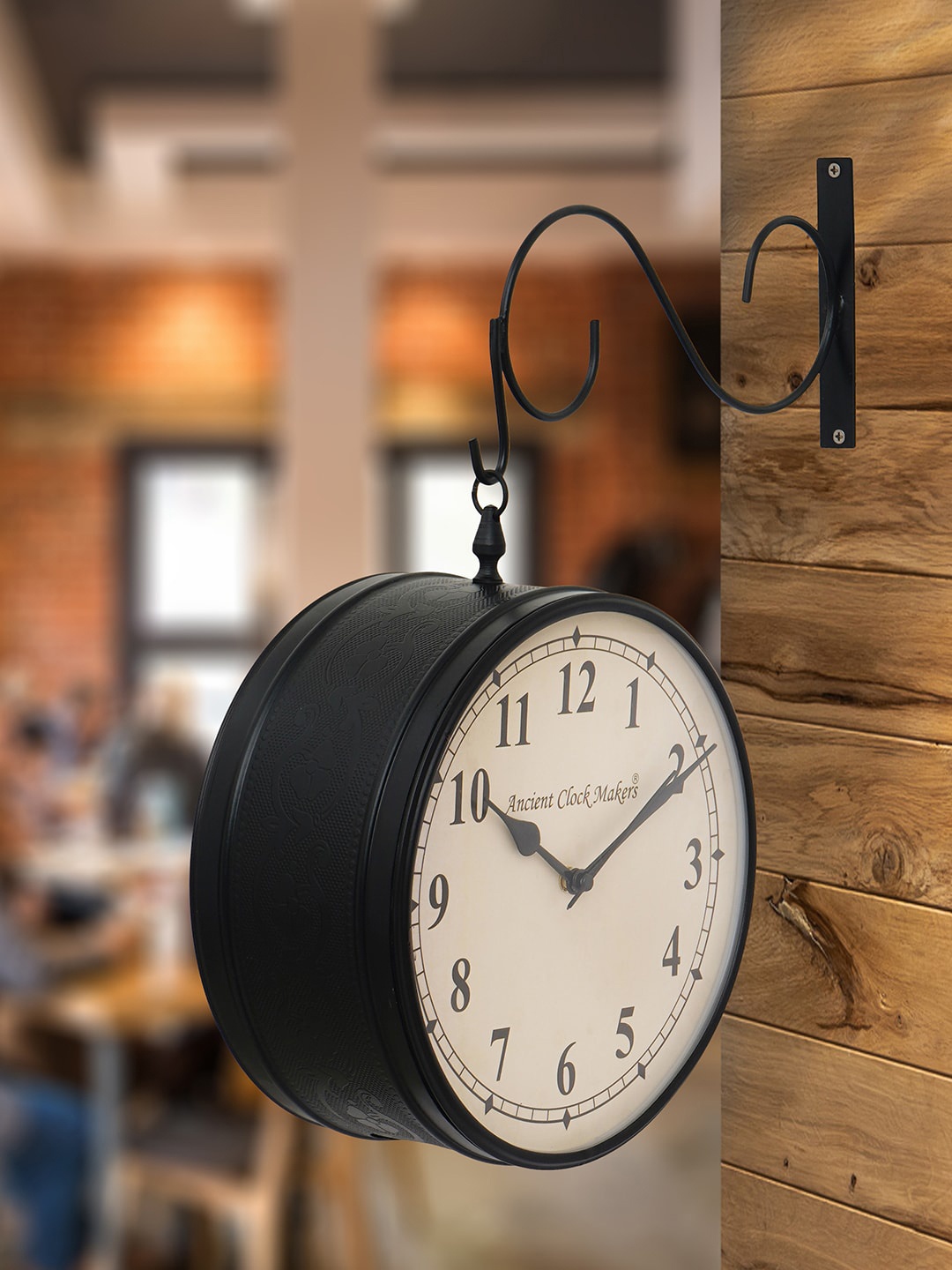 

eCraftIndia Black & Off White Textured Analogue Vintage Wall Clock