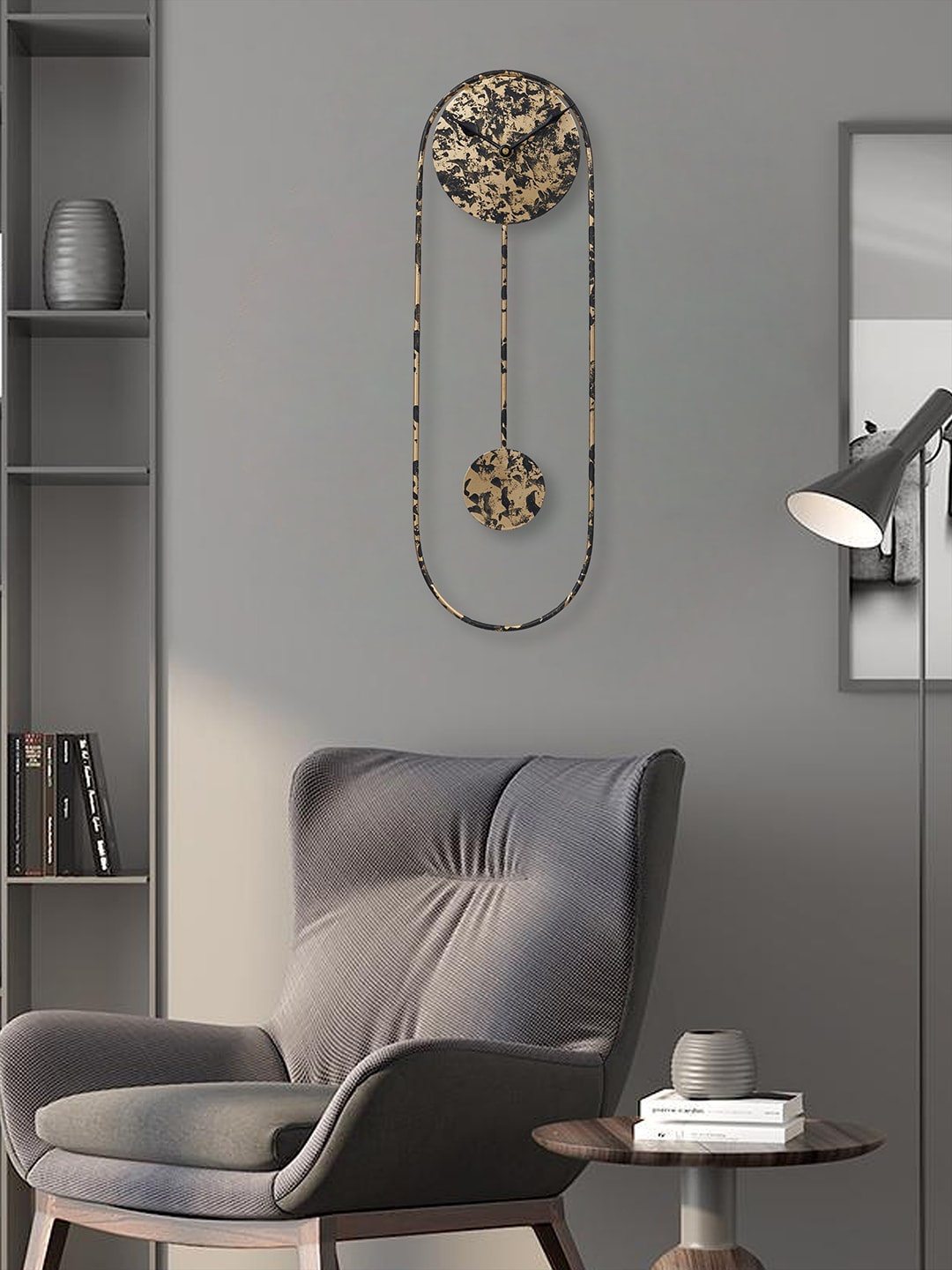

eCraftIndia Black & Gold-Toned Printed Oval Analogue Contemporary Wall Clock