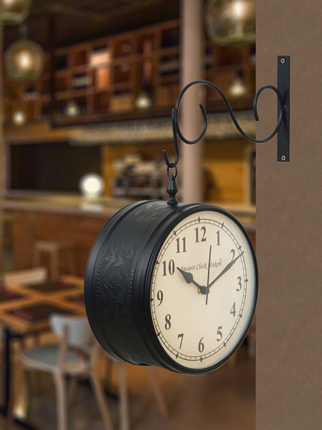 

eCraftIndia Black & White Textured Analogue Vintage Wall Clock