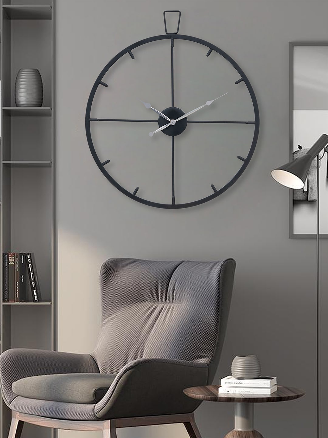 

eCraftIndia Black & Silver-Toned Round Analogue Contemporary Wall Clock