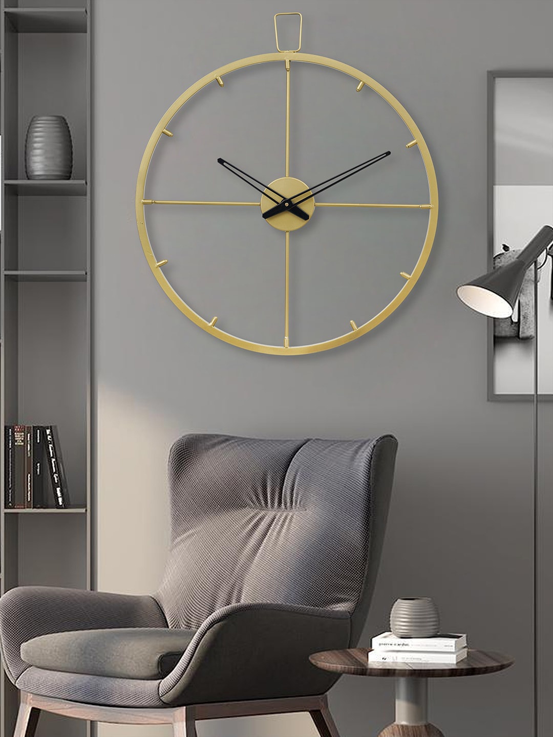 

eCraftIndia Gold-Toned Round Analogue Contemporary Wall Clock