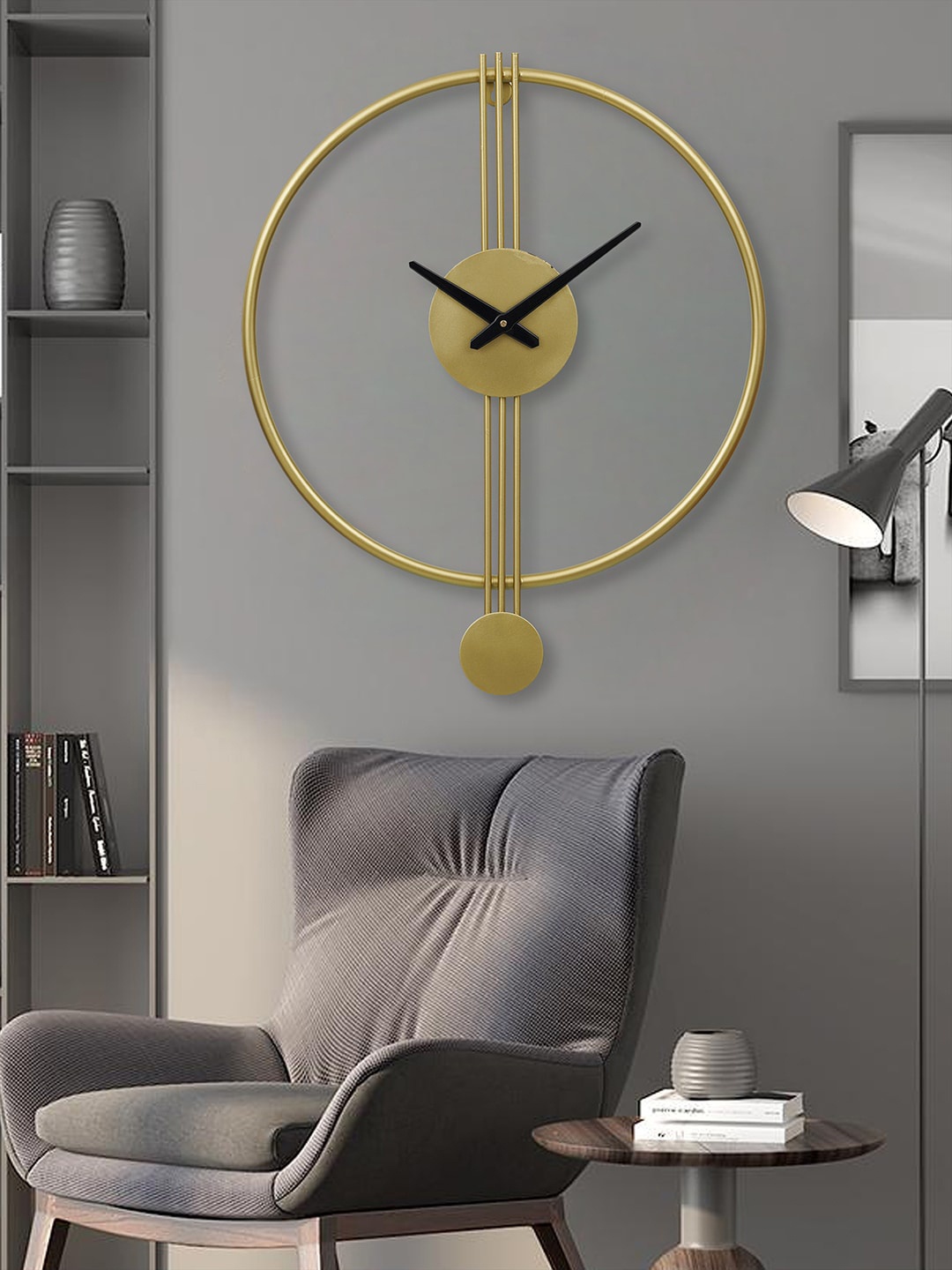 

eCraftIndia Gold-Toned & Black Round Analogue Contemporary Wall Clock