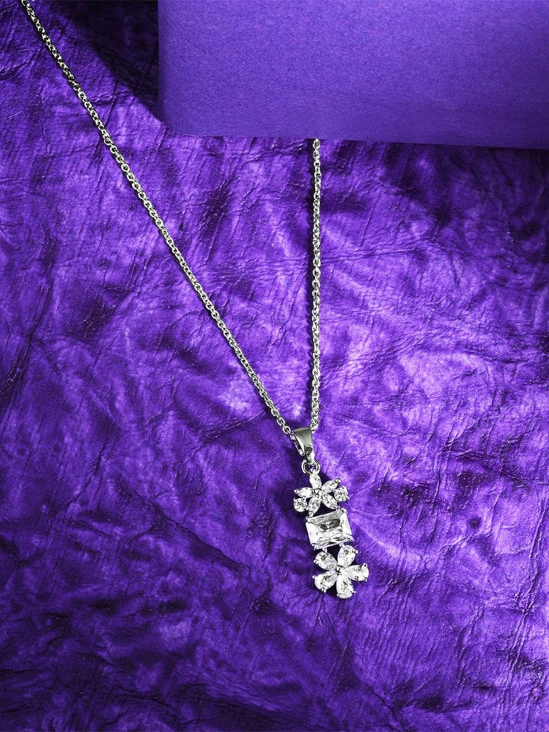 

HOT AND BOLD Silver-Toned & White Brass Rhodium-Plated Austrian Cubic Zirconia Chain