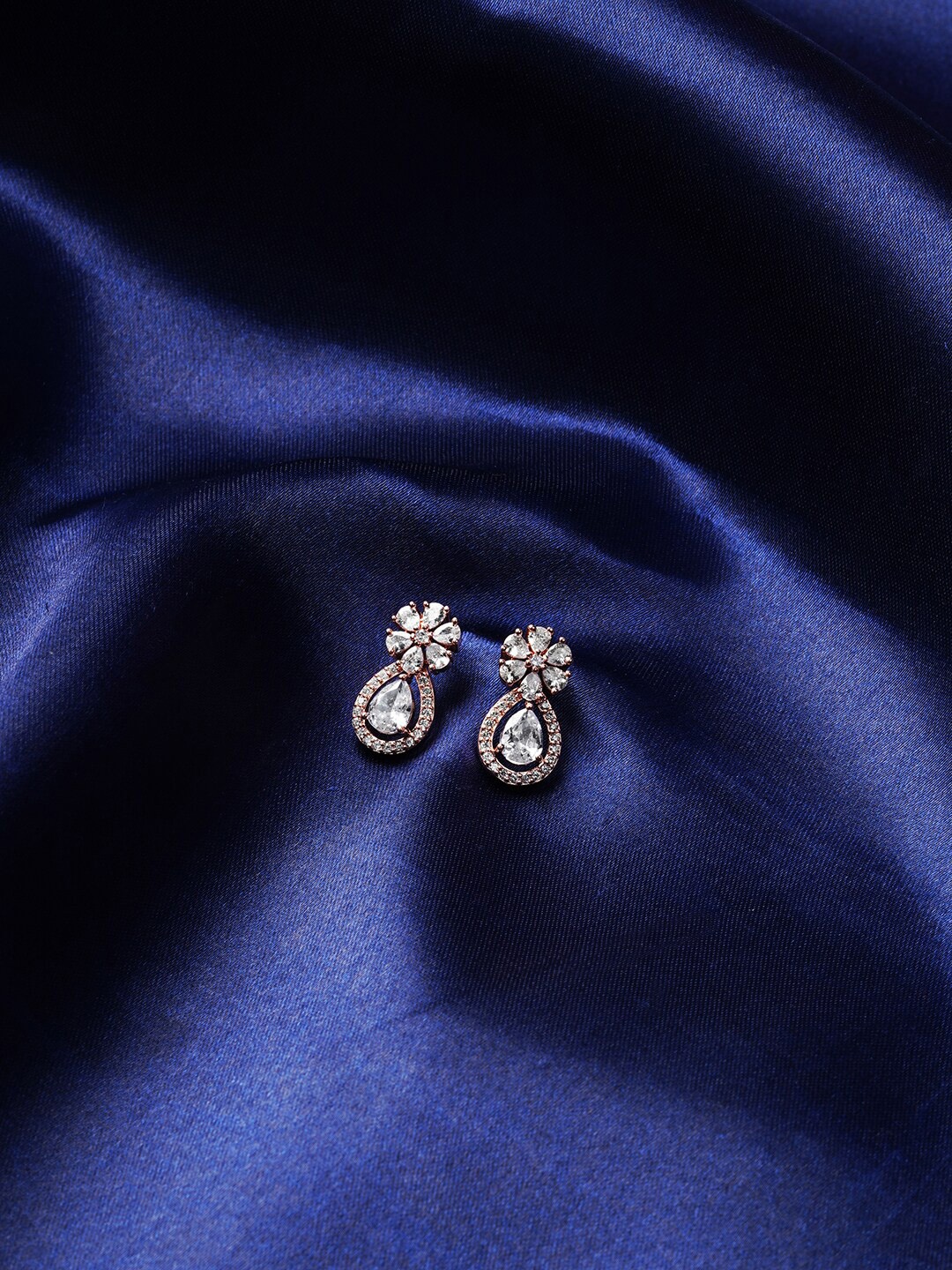 

HOT AND BOLD Rose Gold Plated Classic Drop Earrings, White