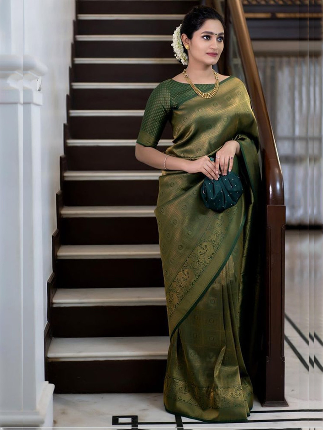 

Anjaneya Sarees Woven Design Zari Saree, Green