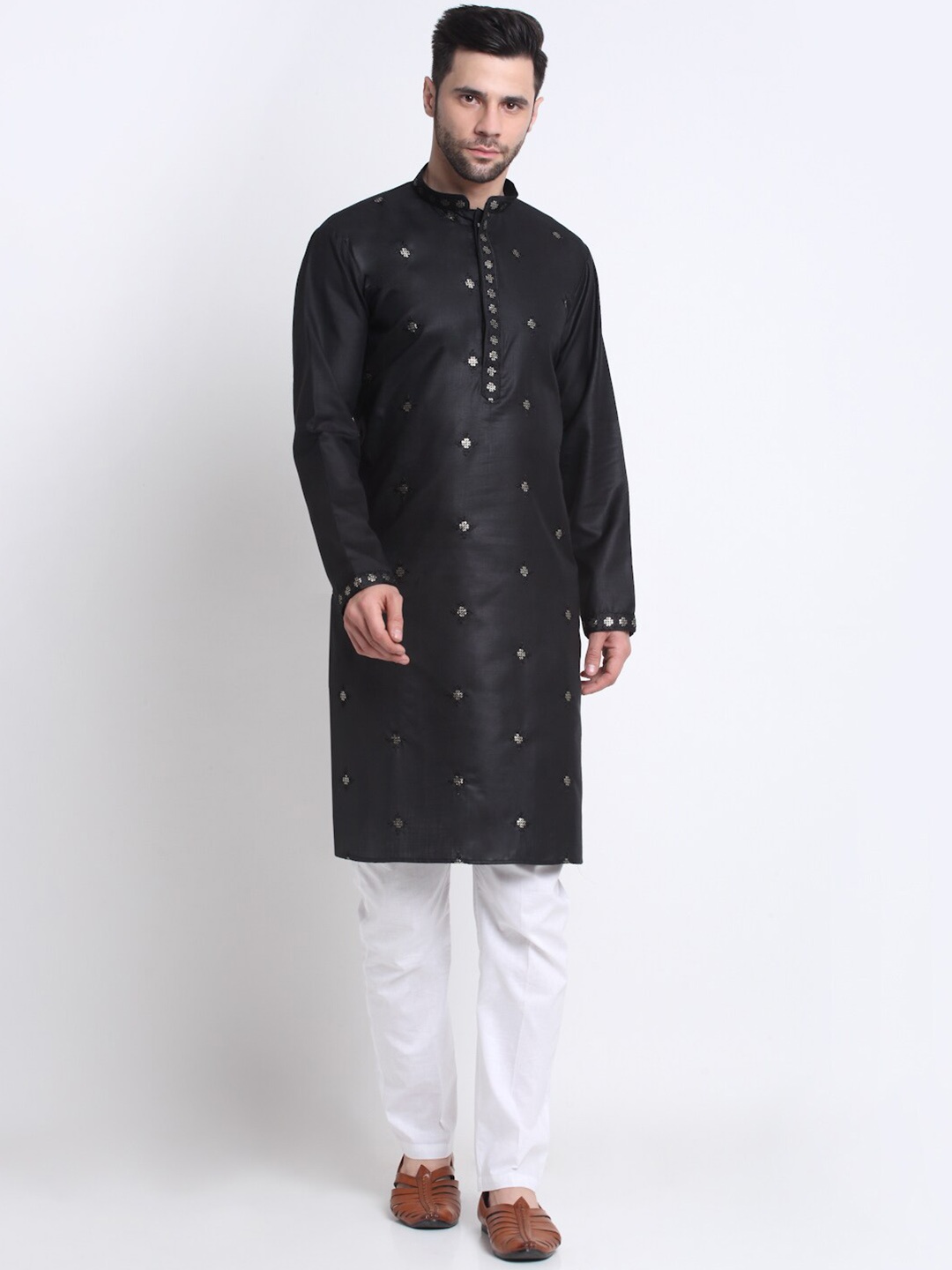 

KRAFT INDIA Men Floral Embroidered Kurta, Black