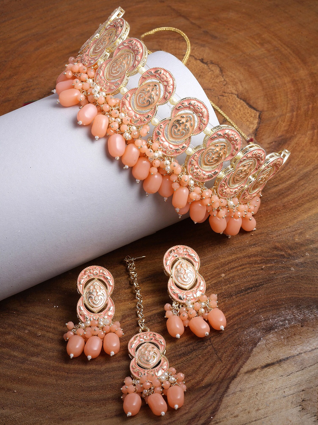 

KARATCART Gold-Plated Kundan-Studded & Beaded Jewellery Set
