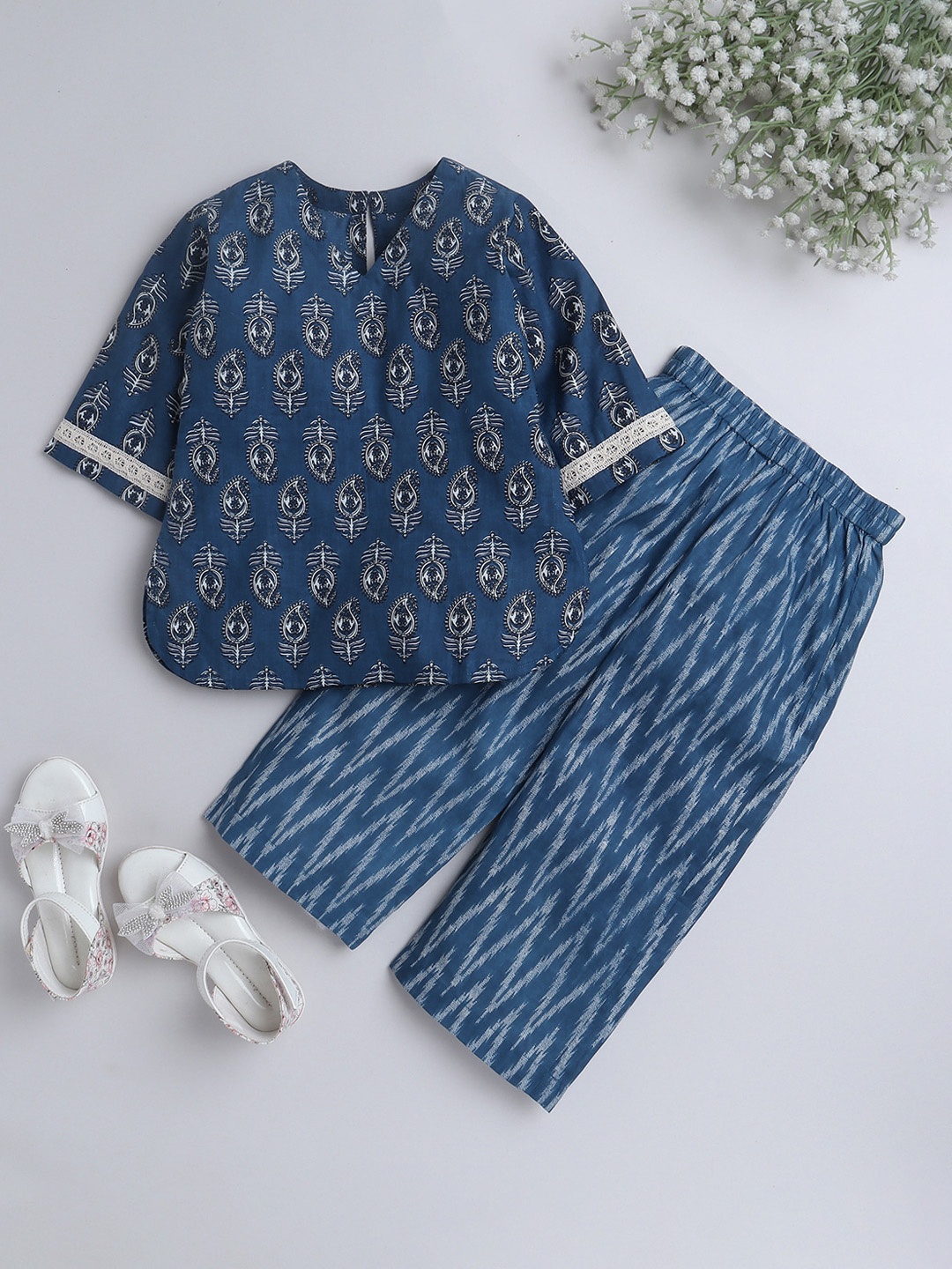 

The Magic Wand Girls Ethnic Motifs Printed Pure Cotton Night Suit, Blue
