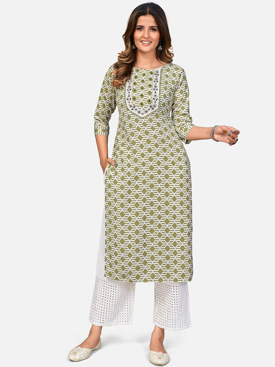 

Vbuyz Geometric Printed Mirror Work Kurta, Green