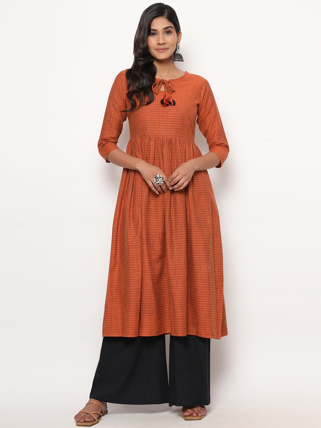 

Vbuyz Women Geometric Printed Kurta, Orange