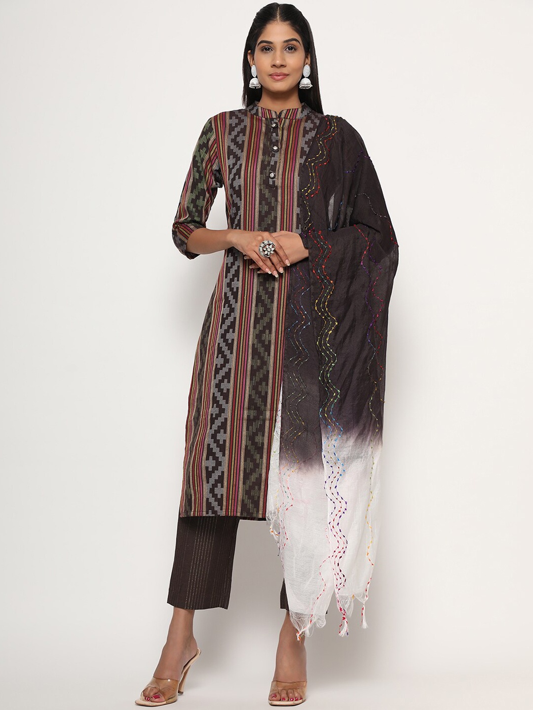 

Vbuyz Geometric Printed Kurta With Trousers & Dupatta, Brown