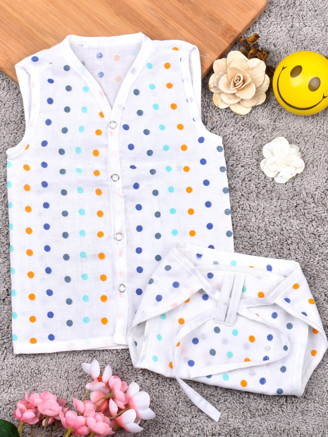 

Moms Home Infants Polka Dot Printed Organic Cotton Muslin Jhabla With Nappy, White