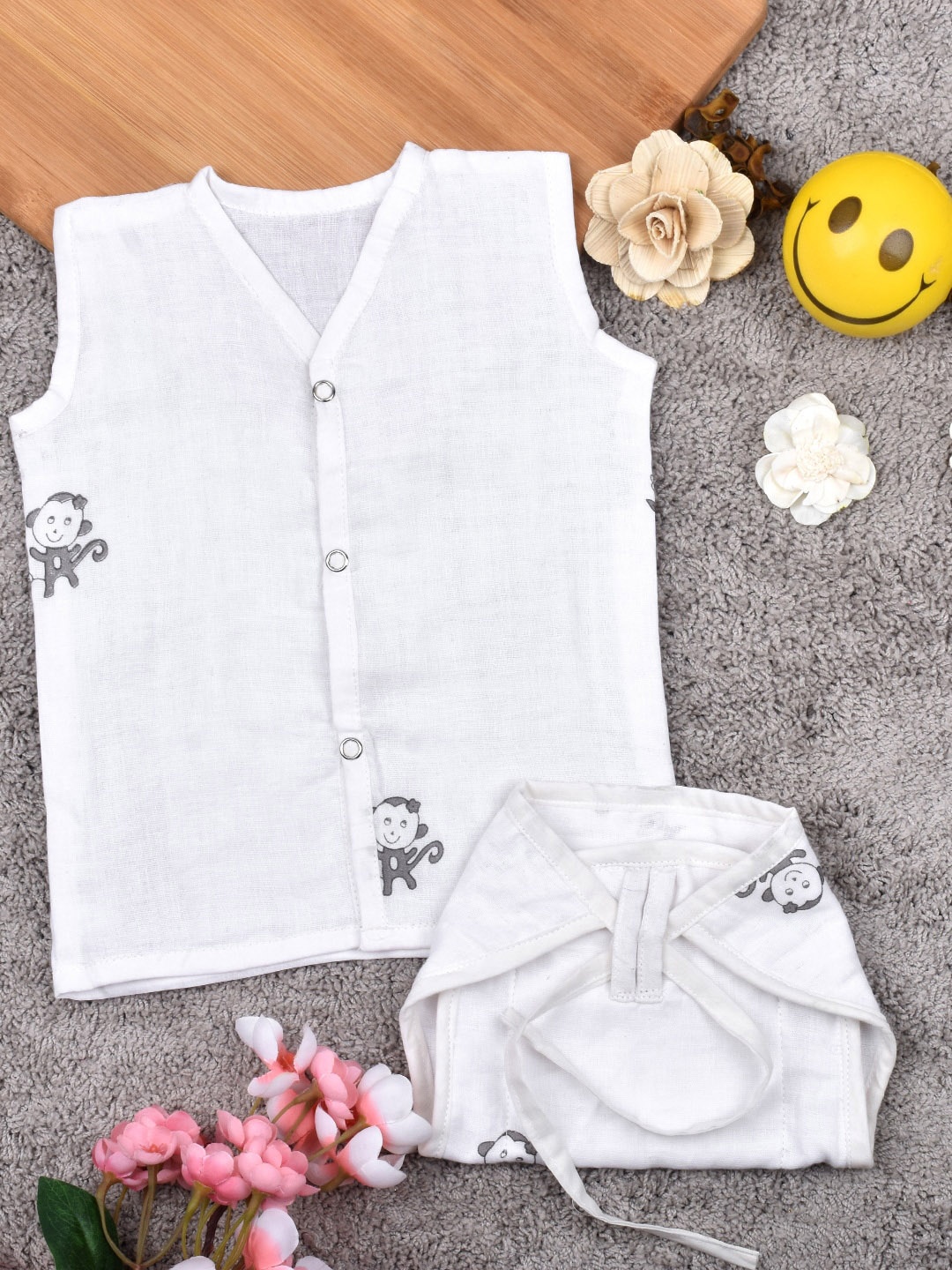 

Moms Home Infants Organic Cotton Muslin Jhabla With Nappy, White