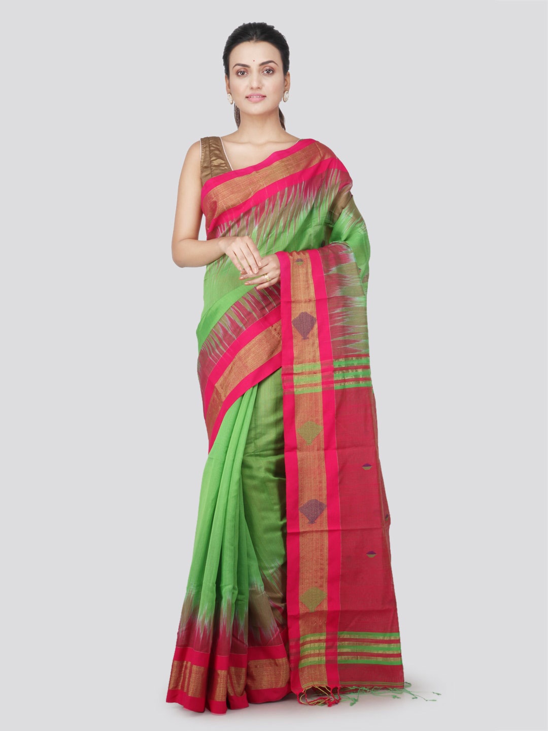 

PinkLoom Geometric Printed Zari Saree, Green