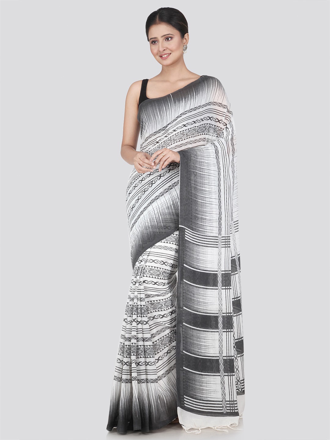 

PinkLoom Geometric Printed Pure Cotton Saree, White