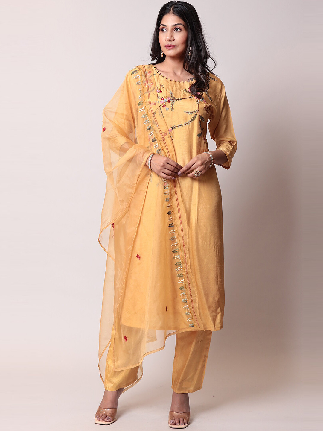 

ZARI Women Gold-Toned Ethnic Motifs Embroidered Thread Work Kurta with Trousers & With Dupatta