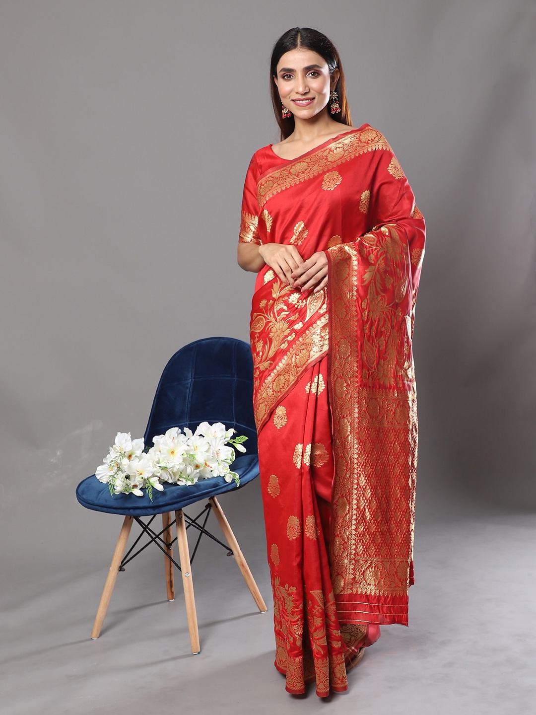 

Glemora Floral Woven Design Zari Silk Blend Kanjeevaram Saree, Red