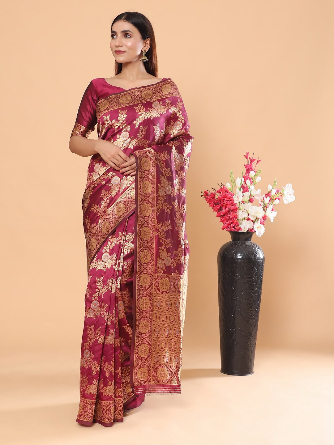 

Glemora Ethnic Motifs Woven Design Zari Kanjeevaram Saree, Magenta