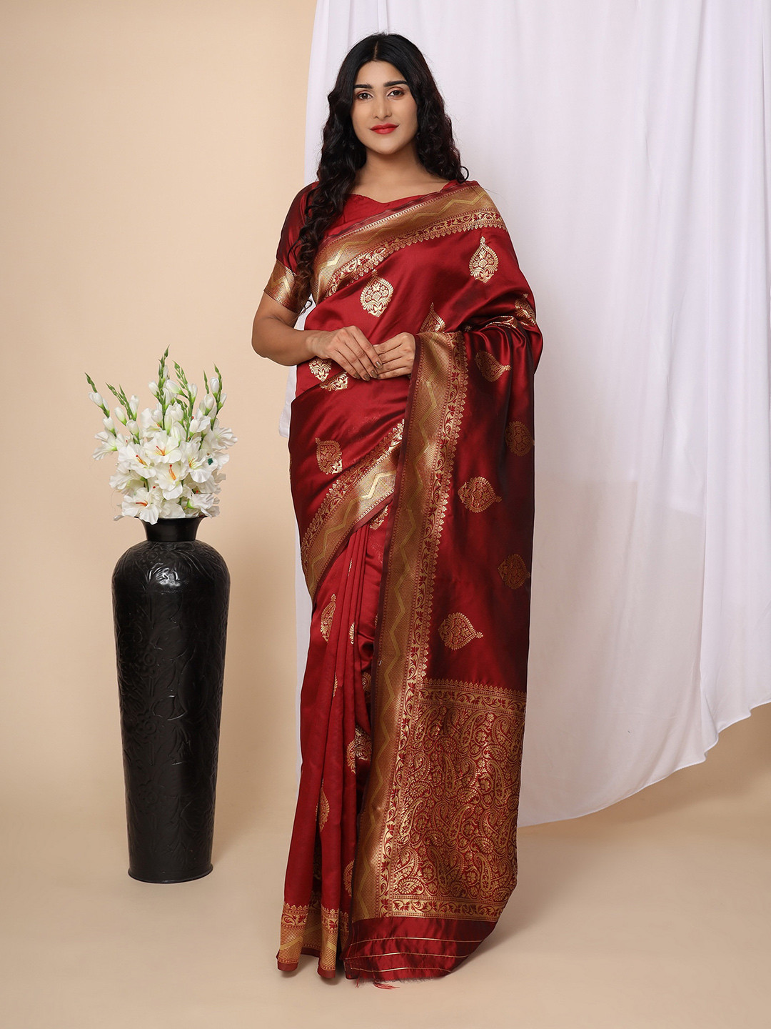 

Glemora Woven Design Zari Kanjeevaram Saree, Maroon