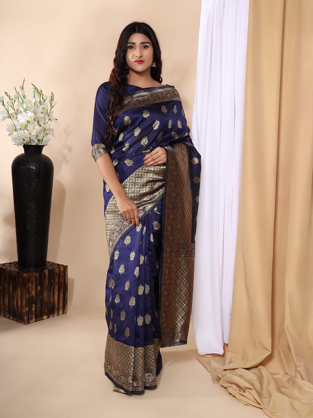 

Glemora Woven Design Zari Kanjeevaram Saree, Navy blue