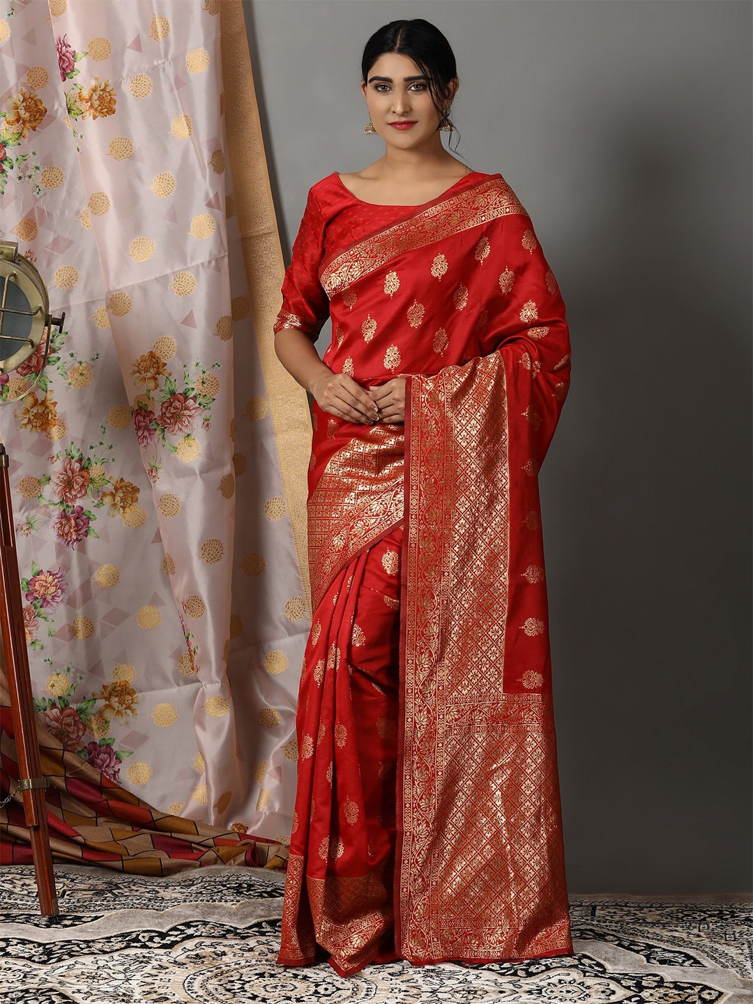 

Glemora Woven Design Zari Kanjeevaram Saree, Red
