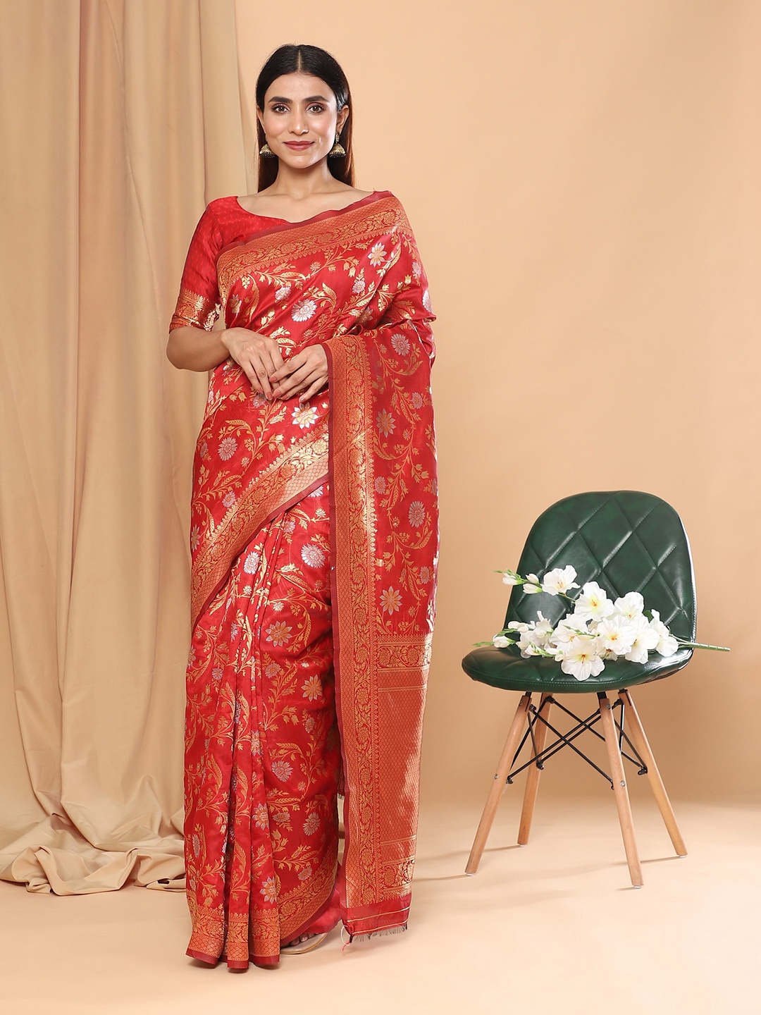 

Glemora Woven Design Zari Silk Blend Kanjeevaram Saree, Red