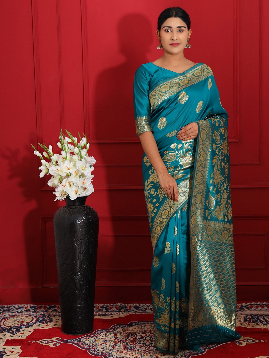 

Glemora Floral Woven Design Zari Silk Blend Kanjeevaram Saree, Green