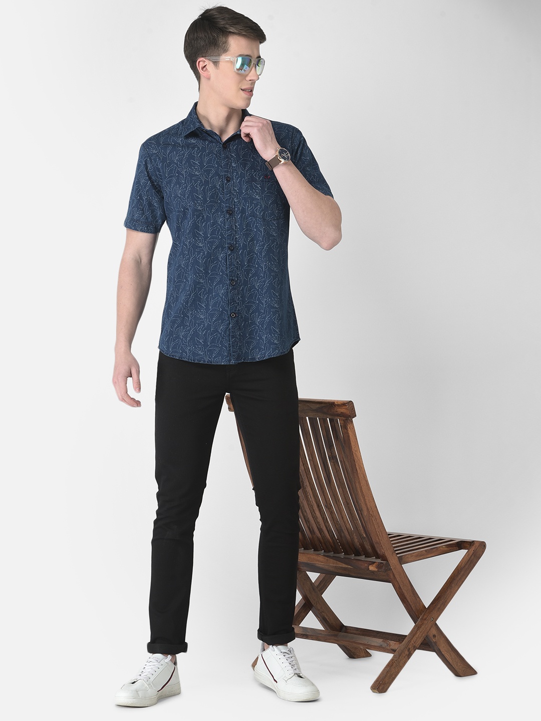

Crimsoune Club Men Slim Fit Floral Printed Casual Pure Cotton Shirt, Navy blue