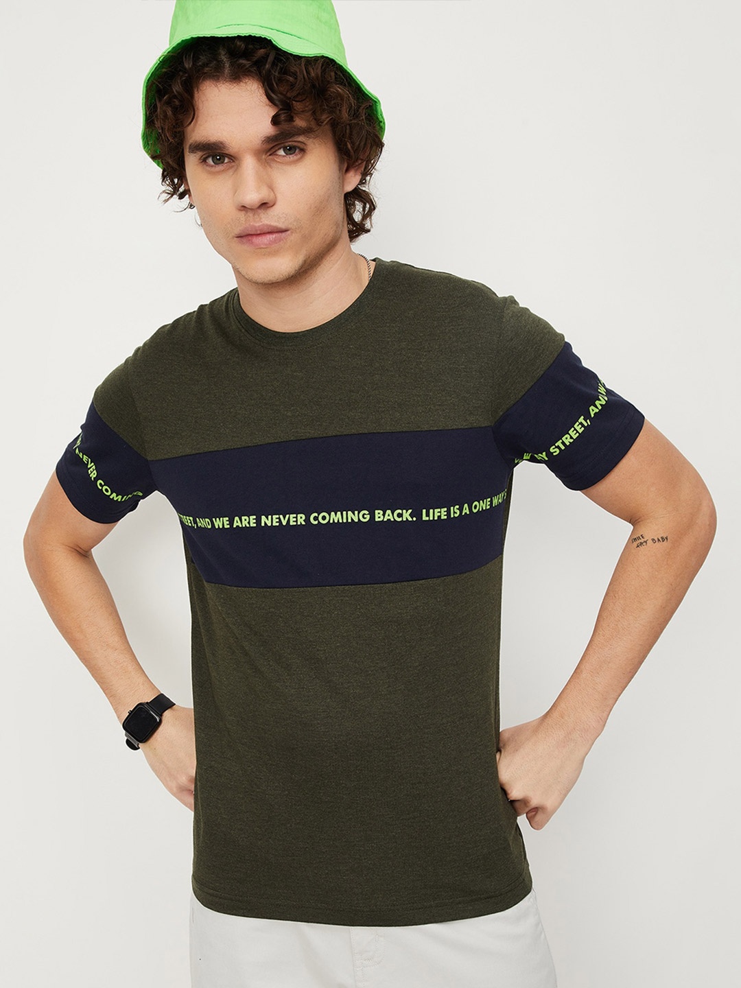 

max Typography Printed T-shirt, Olive