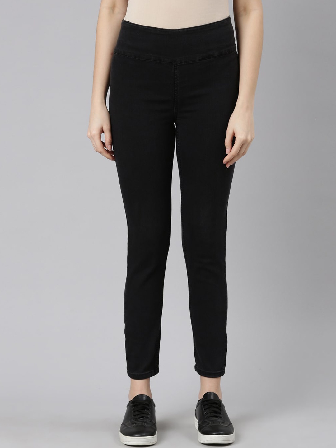

American Bull Women Slim Fit High-Rise Jeans, Black