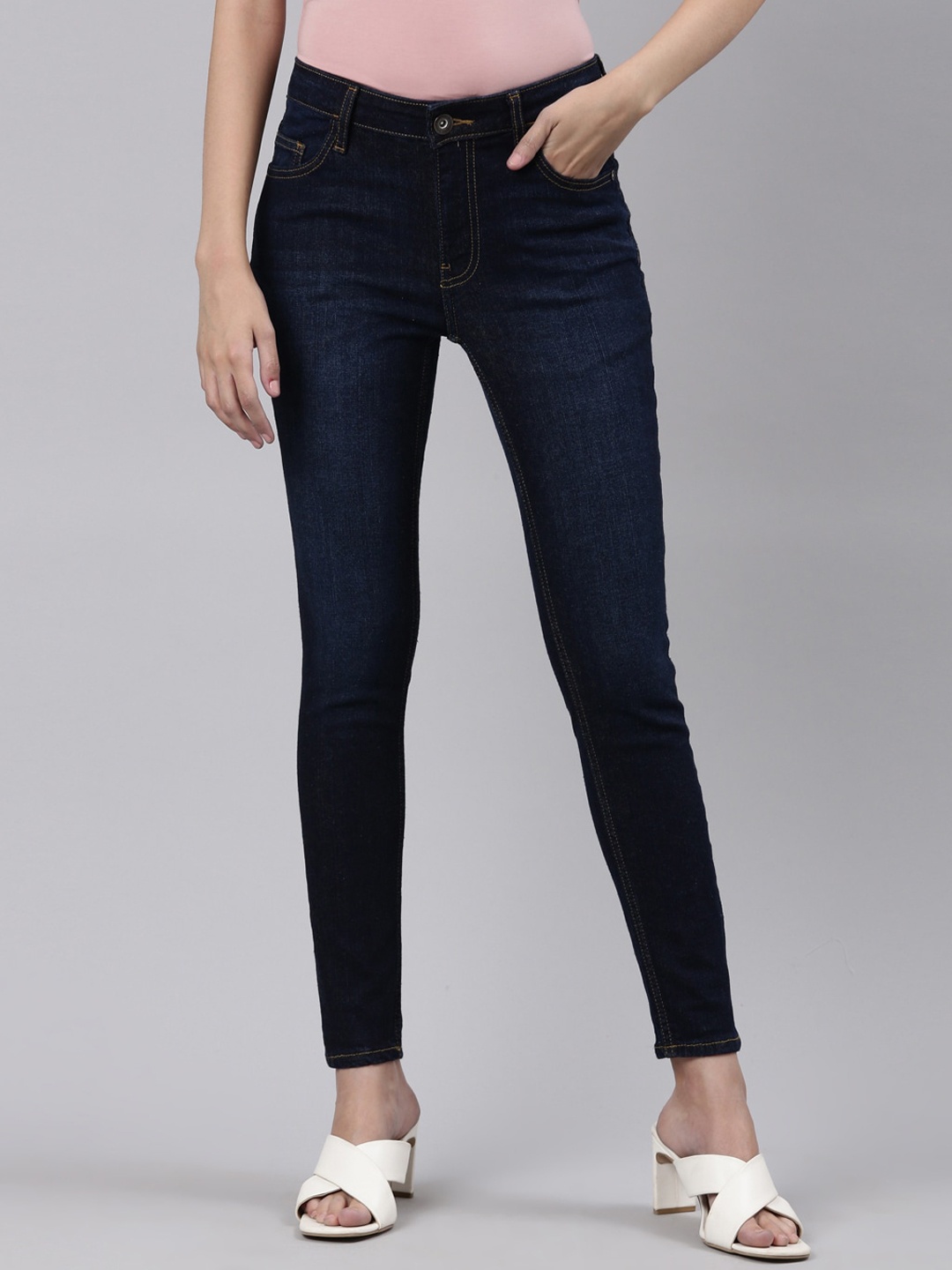 

American Bull Women Slim Fit Light Fade Clean Look Jeans, Blue