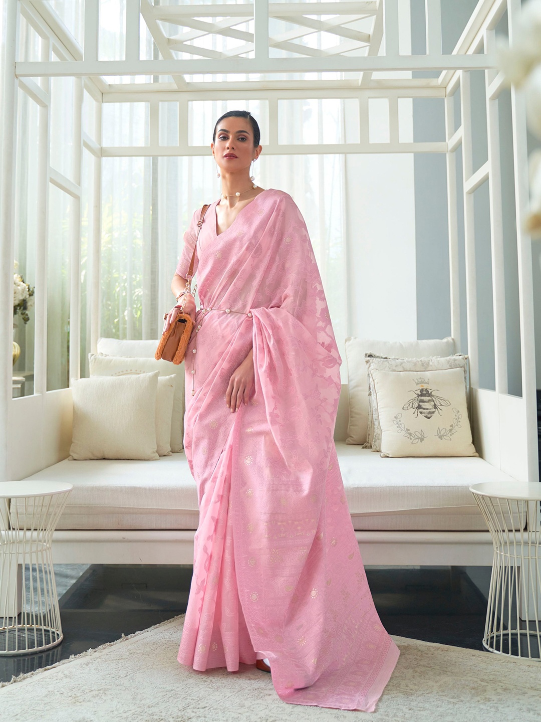 

Mitera Woven Design Zari Saree, Pink