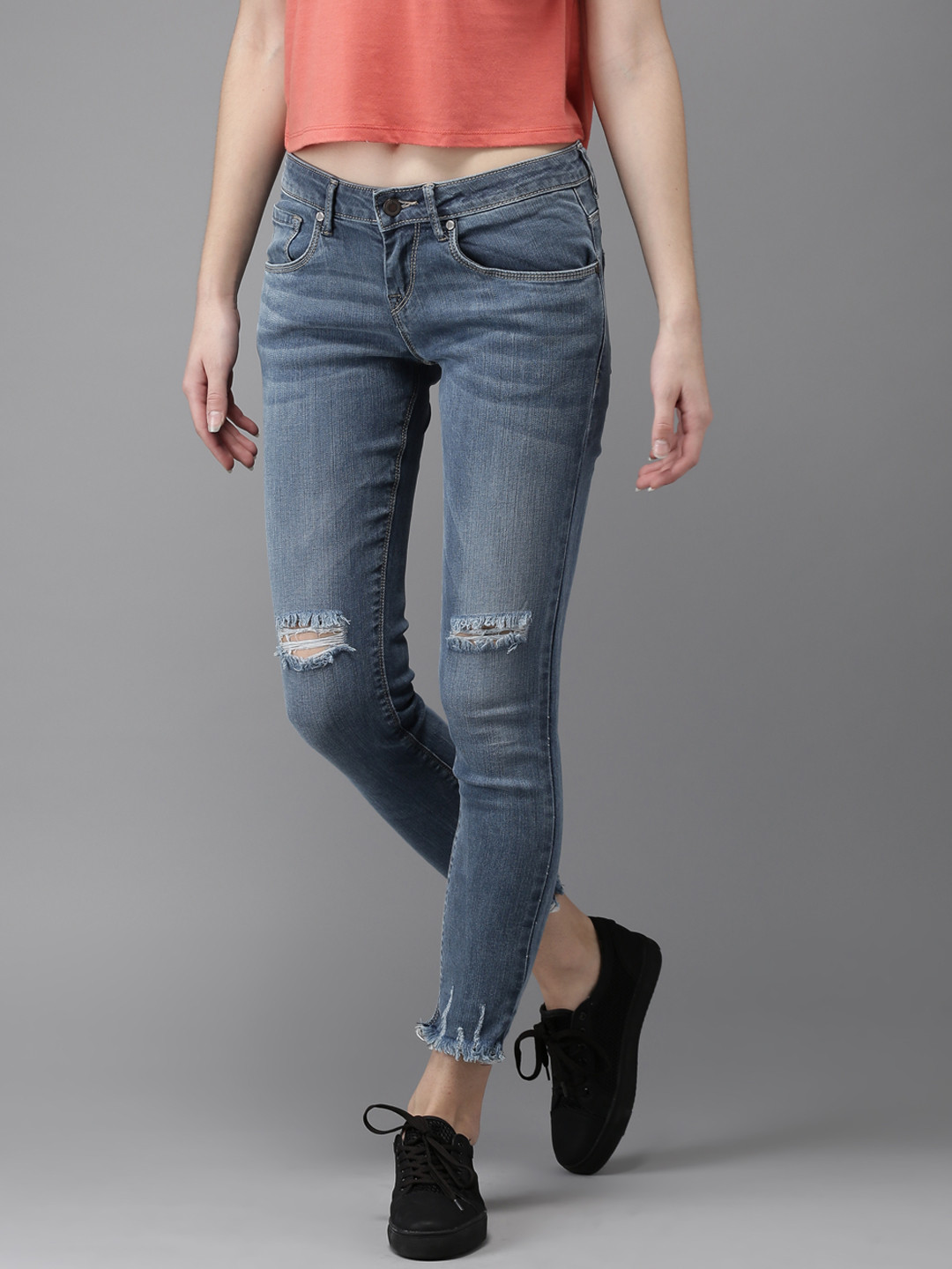 

HERE&NOW Women Blue Skinny Fit Mid-Rise Slash Knee Stretchable Cropped Jeans