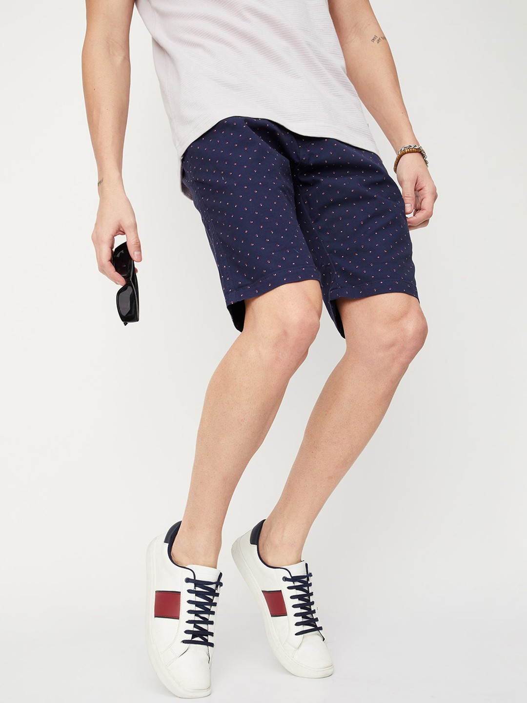 

max Men Printed Pure Cotton Regular Fit Mid-Rise Shorts, Navy blue